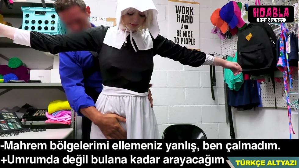 Annem gecelik giyip yanıma uzandığında benim istemeden de olsa bir tepki verdim.