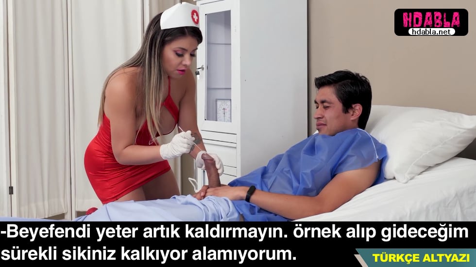Komşunun eşi banyoda giyinirken gizlice kaydettim.