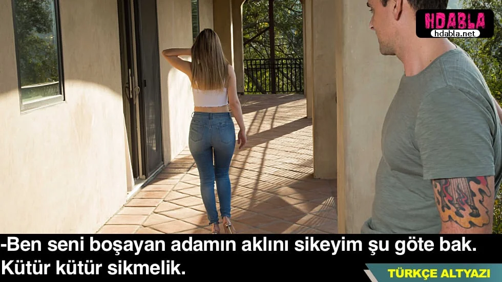 Eve döndüğümde ablamin yatakta sadece külotla uyuduğunu fark ettim.
