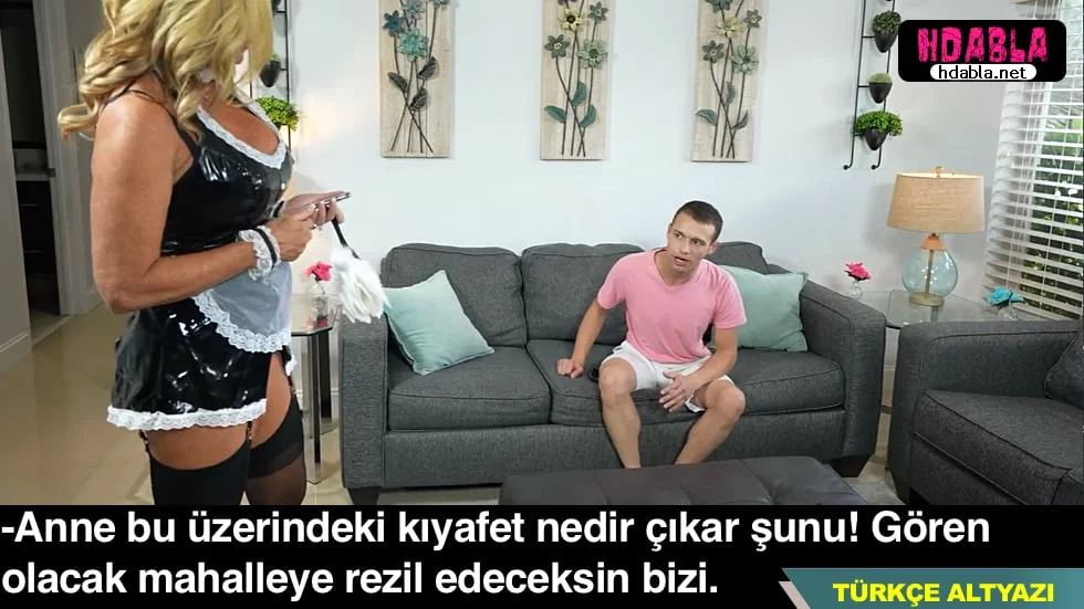 Korkak kız kardeşimle yatağımı paylaşmak zorunda kaldım ve ona destek oldum.