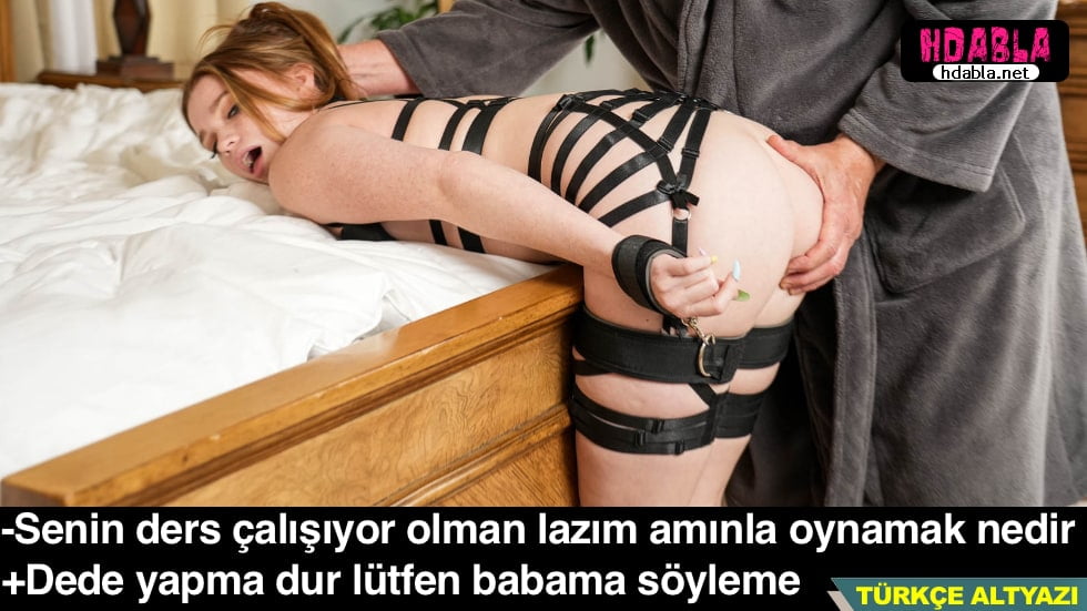 Komşunun eşine yardım ediyorum, ayağına salakça yaslandım.