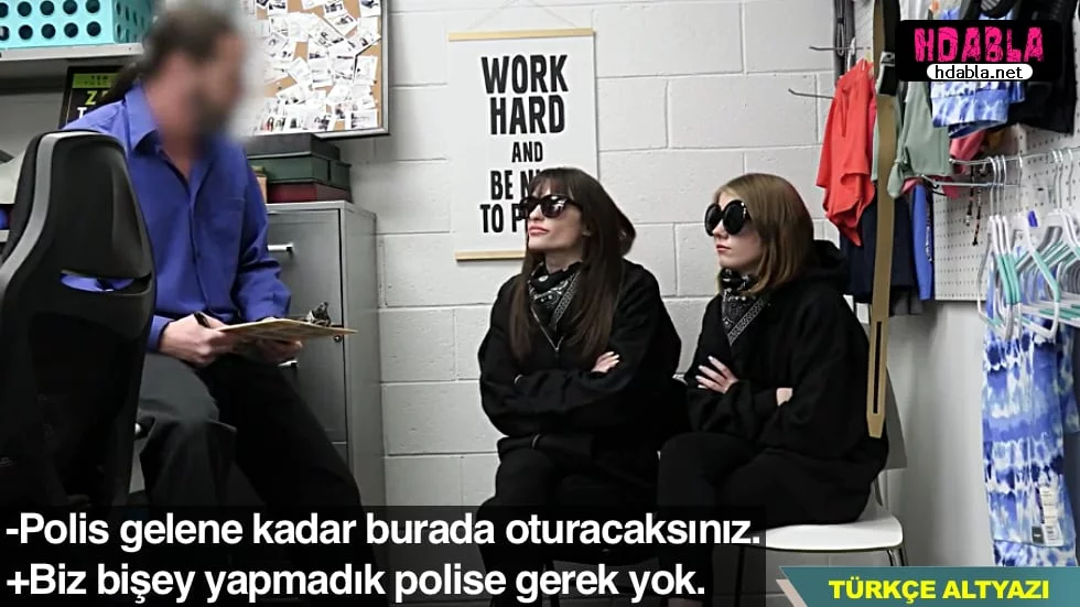 Okula geç kalmaması için erken kalkmasına yardımcı oldum.