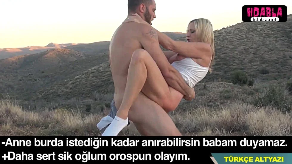 Anneme yardım ederken, üst raftan bir kasenin yanına değdirdim.
