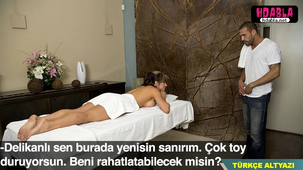 Annem yerdeki kağıdı alırken frikik verdi, şaşırdım ve dona kaldım.