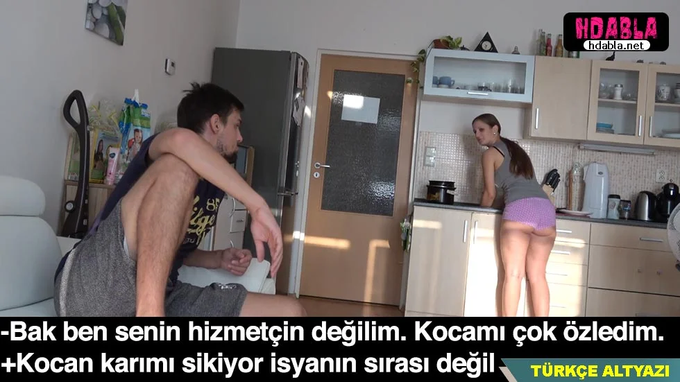 Zenginlere olgun anneleri pazarlamak için ihaleye getiriyorlar.