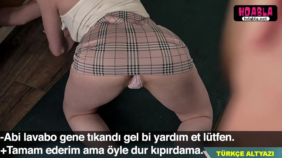 Ailelerinin borçlarını ödeyebilmek için harekete geçen genç kızlar iş başında.